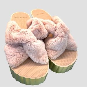 New Tory Burch Faux Fur Size 9, slides/ sandals